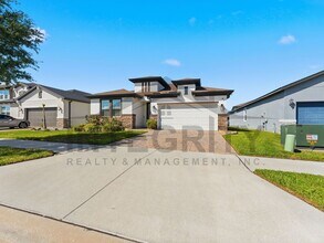 34266 Radley Wy in Zephyrhills, FL - Building Photo - Building Photo