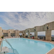 2020 Walnut St, Unit 10G in Philadelphia, PA - Building Photo - Building Photo