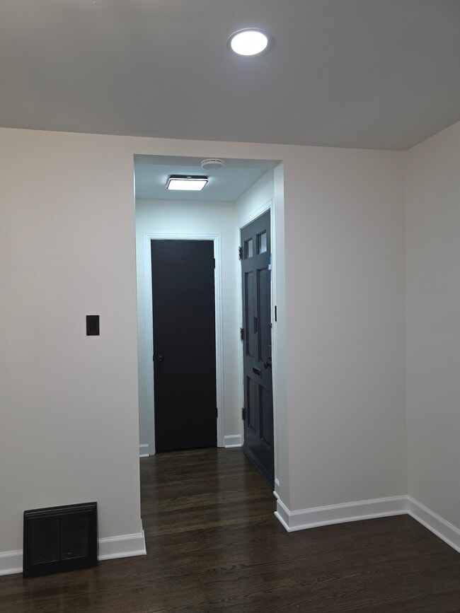 5251 S Hamlin Ave in Chicago, IL - Building Photo - Building Photo