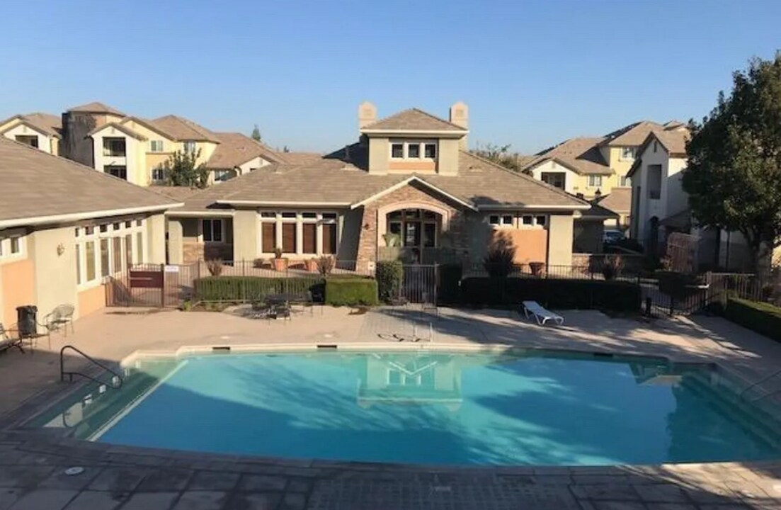 1360 Shady Ln in Turlock, CA - Building Photo