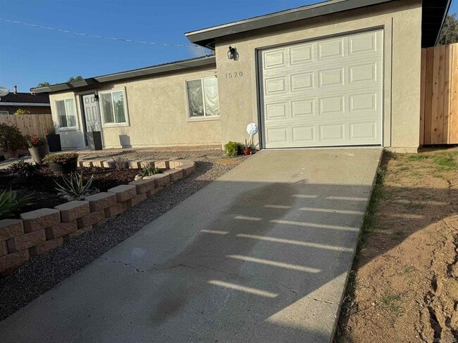 1520 Loretta St in Oceanside, CA - Building Photo - Building Photo