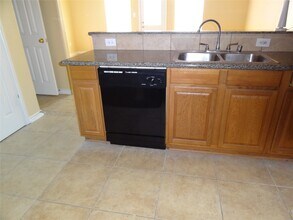 1554 Village Way Dr in Brookshire, TX - Building Photo - Building Photo