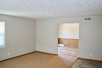 3408 N Ten Mile Dr, Unit 5 in Jefferson City, MO - Foto de edificio - Building Photo