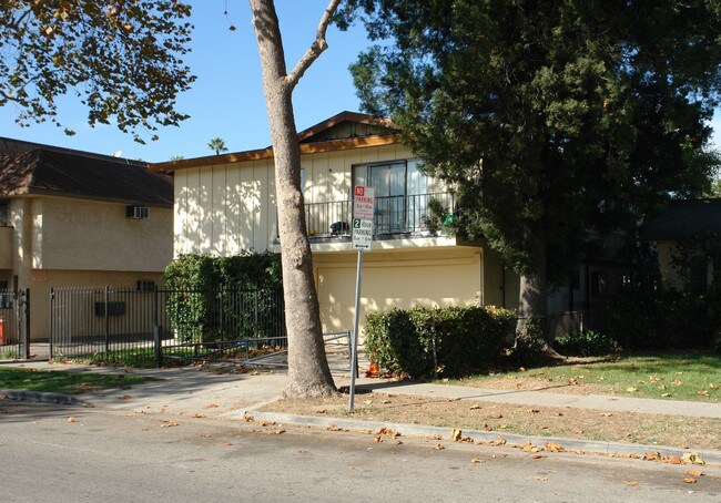 14843 Gilmore St in Van Nuys, CA - Building Photo - Building Photo