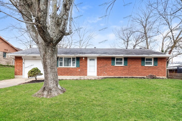 705 Peach Orchard Dr in West Carrollton, OH - Foto de edificio