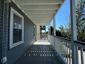 48 Cherry St, Unit 2 in Somerville, MA - Foto de edificio - Building Photo