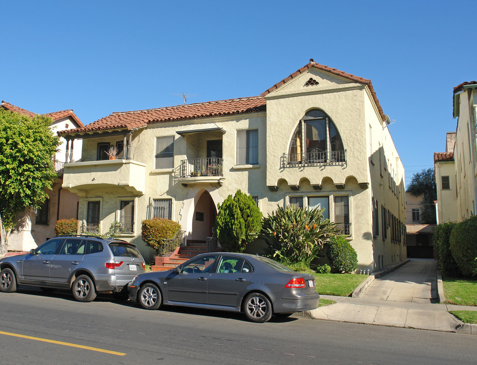 366 S Cochran Ave in Los Angeles, CA - Building Photo