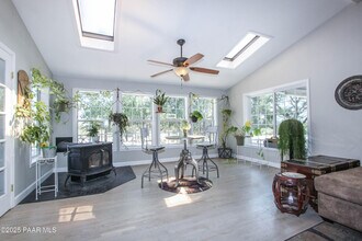 2440 W Live Oak Dr in Prescott, AZ - Building Photo - Building Photo