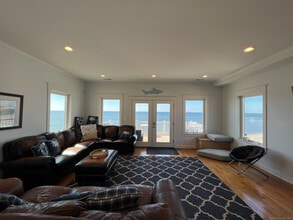 33 Melba St in Milford, CT - Building Photo - Building Photo