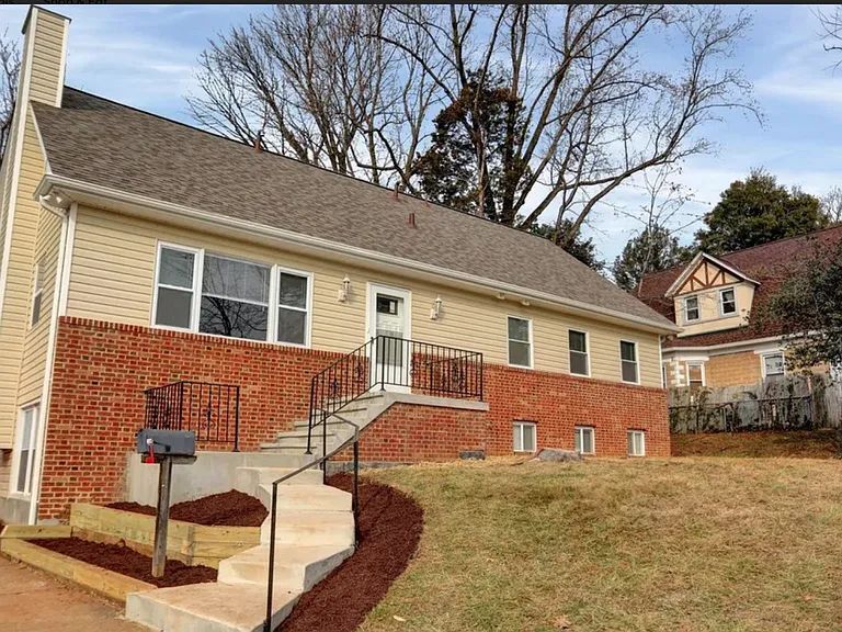 5922 Benton Heights Ave in Baltimore, MD - Building Photo