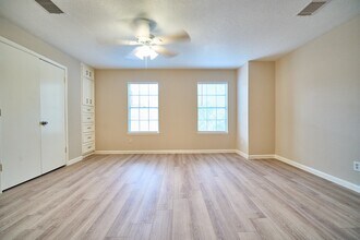 10818 Briar Forest Dr in Houston, TX - Building Photo - Building Photo