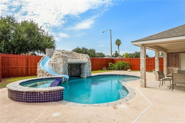 12 E St in Mission, TX - Building Photo - Building Photo