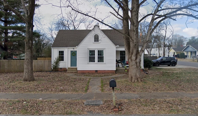 property at 200 S Bilbro Ave