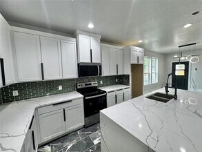 5904 Houghton Ave in Fort Worth, TX - Building Photo - Building Photo