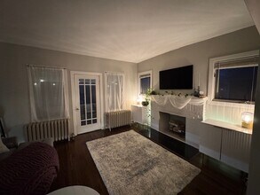 139 W Russell St in Barrington, IL - Building Photo - Building Photo