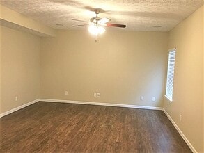 1300 Wagy Sq in Pataskala, OH - Building Photo - Building Photo
