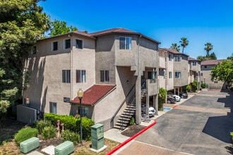 Sharps & Flats in Davis, CA - Foto de edificio - Building Photo