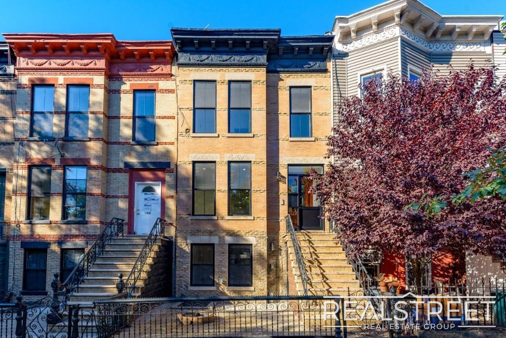 Charming Brand New 2.5 Bed 2 Bath with Ter in Brooklyn, NY - Building Photo