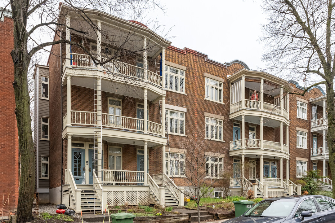 1079 Des Laurentides Av in Québec, QC - Building Photo