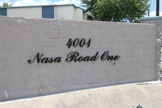 4001 NASA Road 1 in El Lago, TX - Building Photo - Building Photo