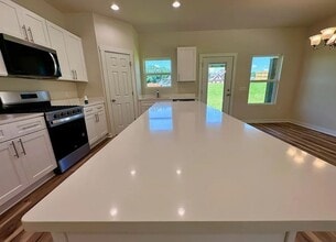104 Neenan Dr in Enterprise, AL - Building Photo - Building Photo