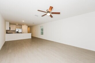 1628 Limpkin Dr, Unit 2F in Fort Worth, TX - Foto de edificio - Building Photo