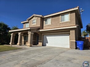 1874 Farmer Dr in El Centro, CA - Building Photo - Building Photo