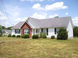 177 Shiloh Dr in La Vergne, TN - Building Photo