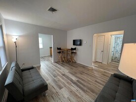 301 7th St SW, Unit A in Charlottesville, VA - Building Photo