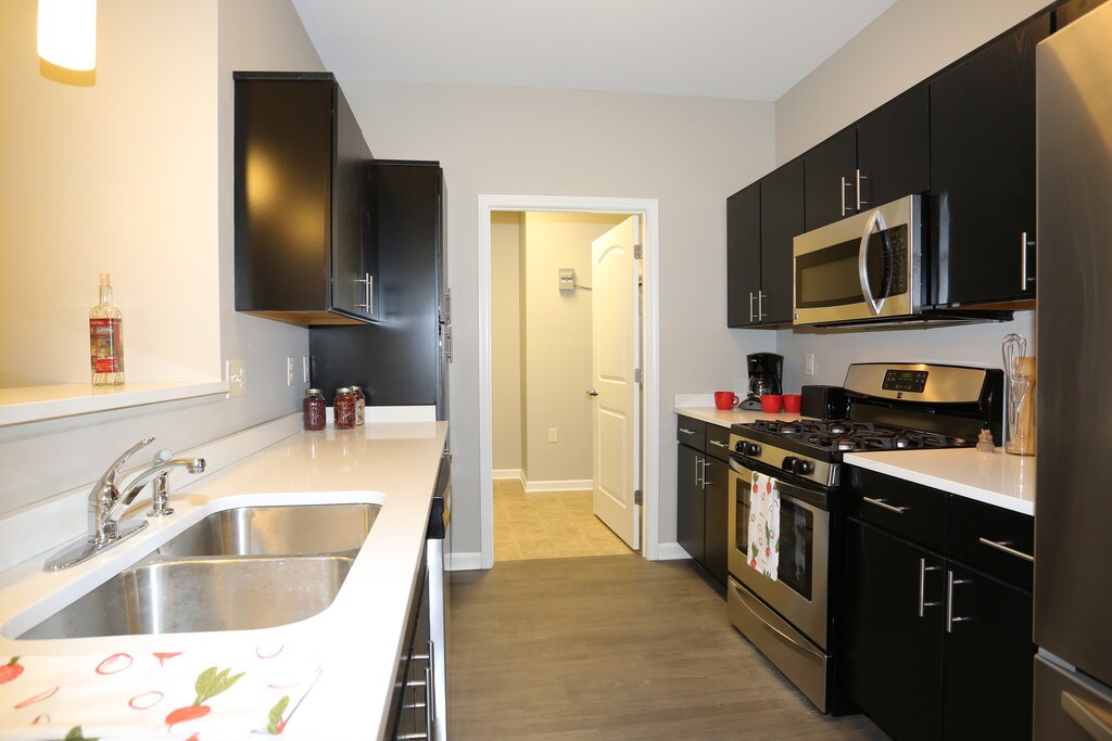 Muir Lake Apartments in Getzville, NY