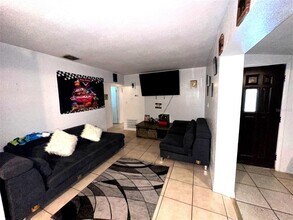 107 Academy Ave in Sanford, FL - Building Photo - Building Photo