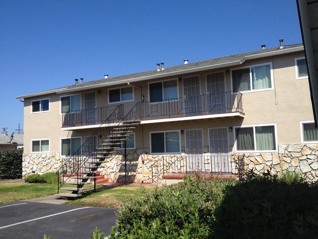 2315 Marina Blvd in San Leandro, CA - Building Photo - Building Photo