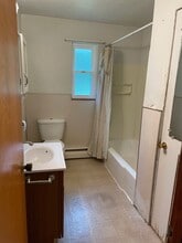 582 E Lebanon St in Nashville, IL - Building Photo - Building Photo