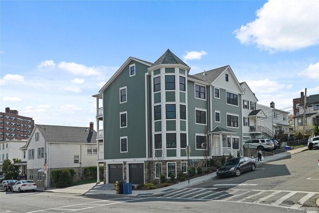 property at 80 Depeyster St