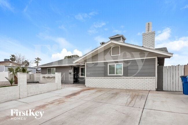 321 Redstone St in Las Vegas, NV - Building Photo - Building Photo