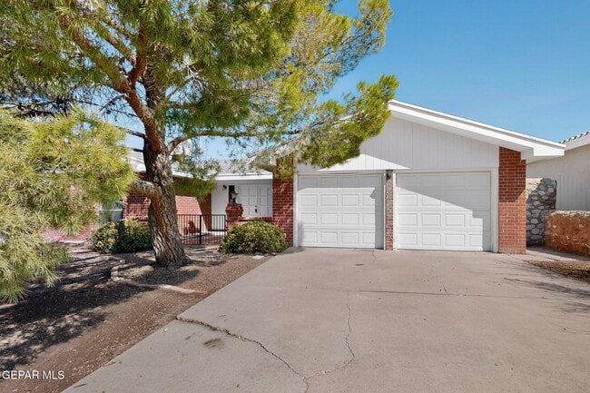 property at 7419 Mission Viejo Dr