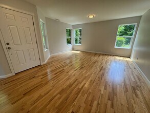 7431 Fairway Ave SE in Snoqualmie, WA - Building Photo - Building Photo