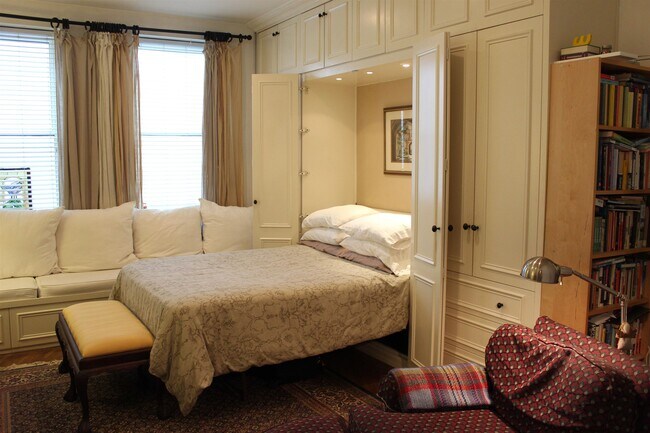 1021 Grand St in Hoboken, NJ - Building Photo - Building Photo