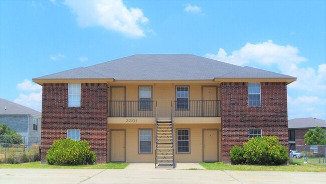 3301 Barcelona Dr