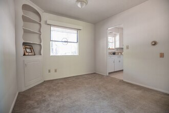 50 Northshore Rd in Lake Oswego, OR - Building Photo - Building Photo