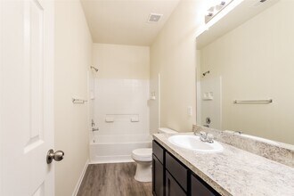 12242 Maura Lane in Houston, TX - Building Photo - Building Photo