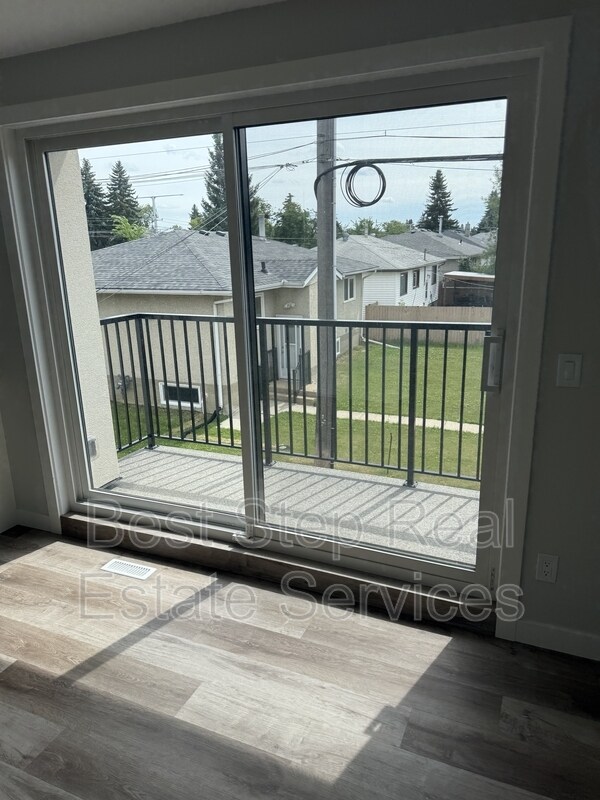 8311-8376 76 Ave NW in Edmonton, AB - Building Photo - Building Photo
