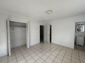 855 W 29th St in Hialeah, FL - Building Photo - Building Photo