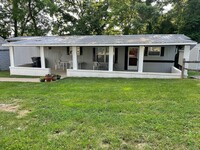 1108 Ridgecrest Ave in Kingsport, TN - Foto de edificio - Building Photo