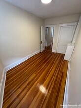 10 Barrows St, Unit 4 in Boston, MA - Foto de edificio - Building Photo