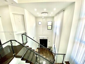 736 Tyler St in Hollywood, FL - Building Photo - Building Photo