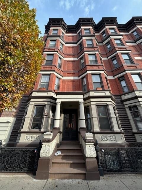 property at 827 Washington St