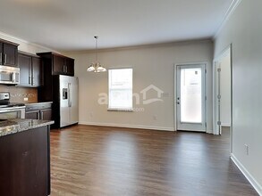 5215 Smoky Ridge Ln in Winston-Salem, NC - Foto de edificio - Building Photo