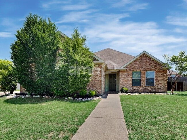 property at 714 Quail Hollow Dr