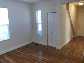 101 Boston Ave, Unit #1 in Medford, MA - Foto de edificio - Building Photo